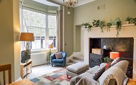 2 Rowntree House